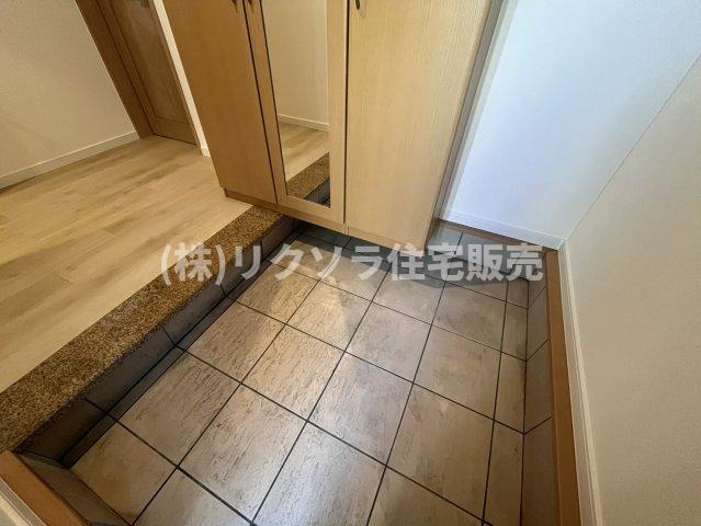 星田北4丁目　中古一戸建ての内装|玄関内部
■物件内覧・資金計画相談・住宅ローン相談、リフォーム相談、お問合せ受付中■
※当日・翌日のご内覧、ご相談はお電話でのお問合せがスムーズです！