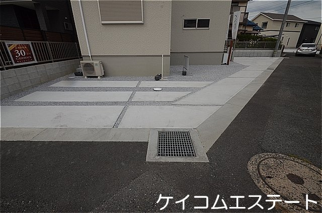 新築住宅　八幡西区春日台３丁目の前面道路含む現地写真|駐車場4台可能