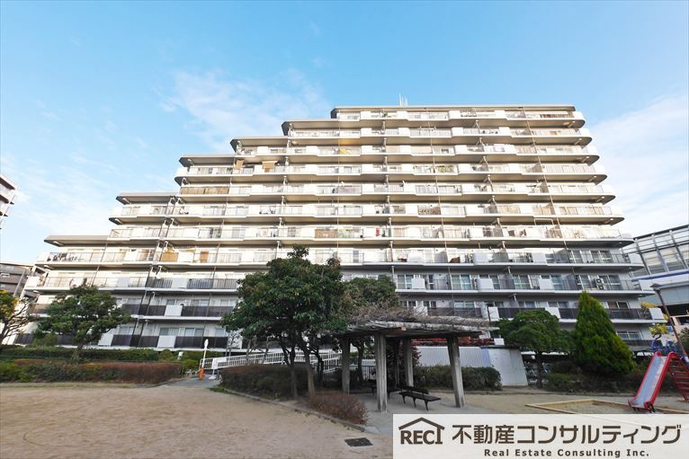 ドルミ灘A棟の外観