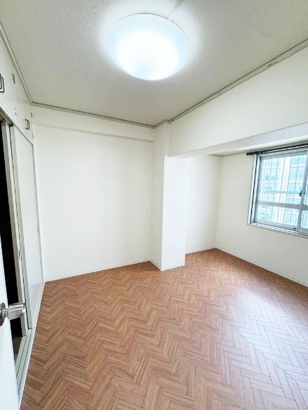 ファミール伏見A棟