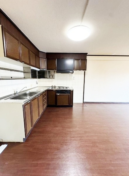 ファミール伏見A棟