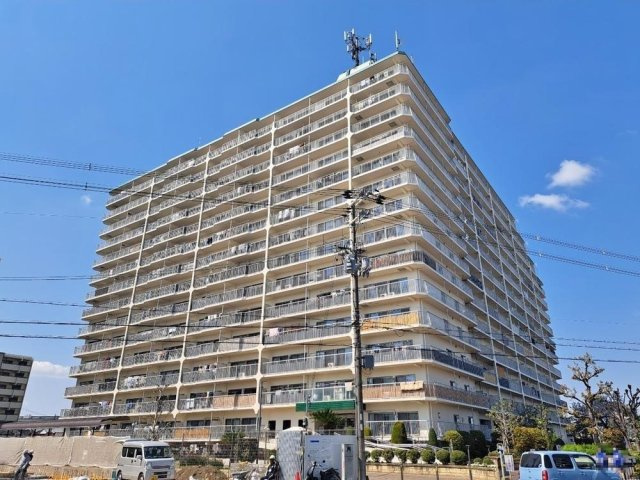 守口スカイハイツの外観|新しい生活にいかがでしょうか？外観はお住まいの顔になります。こだわりたいポイントですね。水回りリフォームやリノベーションも承ってます。
■現地見学・資金計画相談・住宅ローン相談もお問合せ受付中■