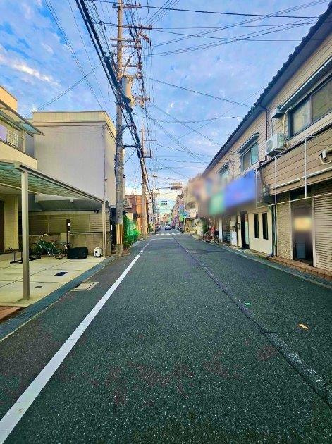 門真市野里町　中古一戸建ての前面道路含む現地写真|前面道路含む現地写真　幅員6.5ｍ
■物件内覧・資金計画相談・住宅ローン相談、リフォーム相談、お問合せ受付中■
※当日・翌日のご内覧、ご相談はお電話でのお問合せがスムーズです！