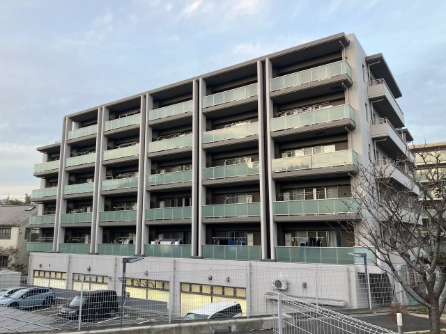 川崎市麻生区黒川の賃貸マンションの外観
