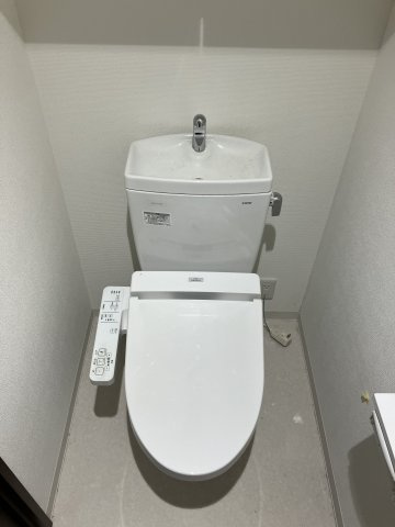 川崎市麻生区黒川の賃貸マンションのトイレ