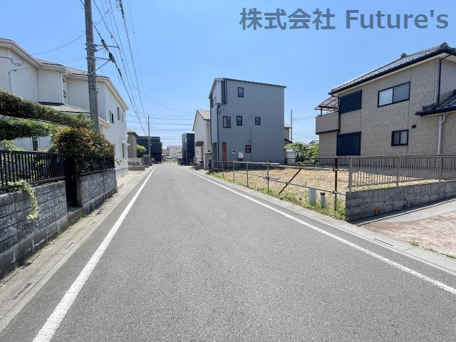 三郷市中央2丁目　新築戸建　全1棟の前面道路含む現地写真|前面道路含む現地写真です。