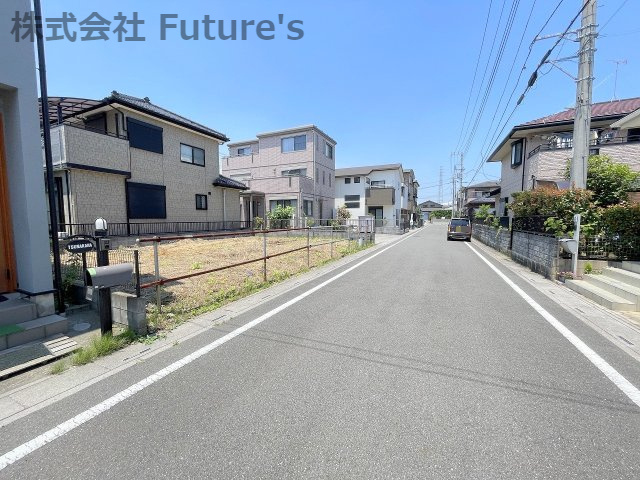 三郷市中央2丁目　新築戸建　全1棟の前面道路含む現地写真|前面道路含む現地写真です。