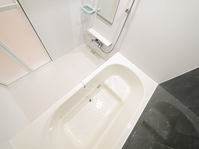 フォレ・リヴィエールⅠの浴室|落ち着いた空間のお風呂です