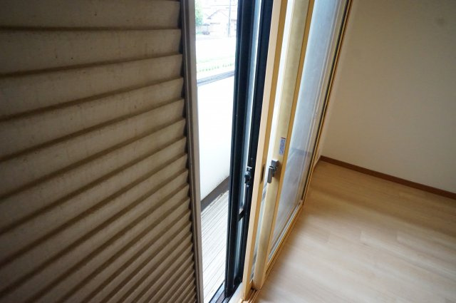 フェニックス小川２号棟のセキュリティ|２重サッシで安心ですね