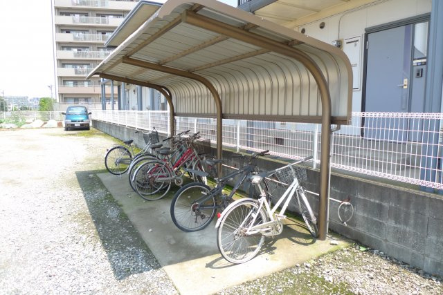 フェニックス小川２号棟の展望|駐輪場です