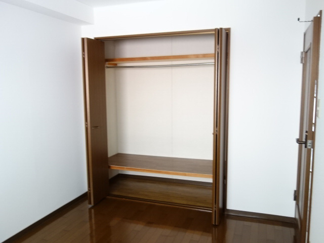 クレール松の内の収納