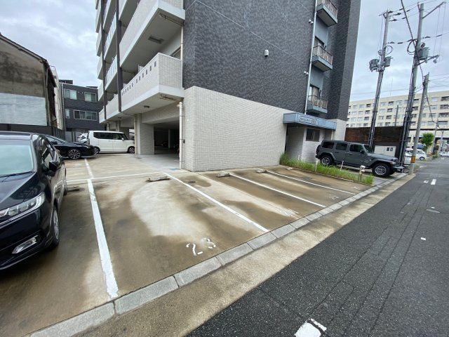 キャッスルコート博労町の駐車場