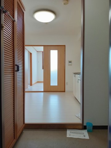 稲城市押立の賃貸マンションの玄関|別部屋参考写真