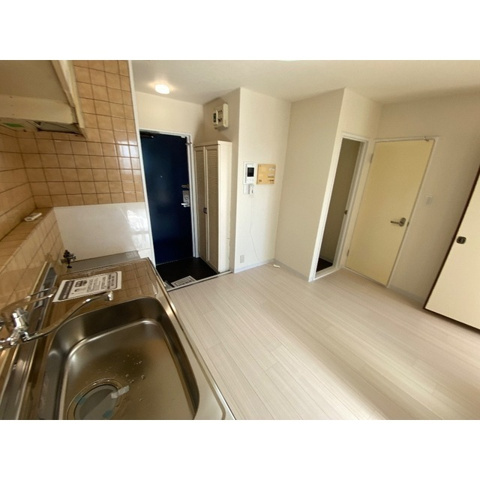 稲城市押立の賃貸マンションの居間・リビング|別部屋参考写真