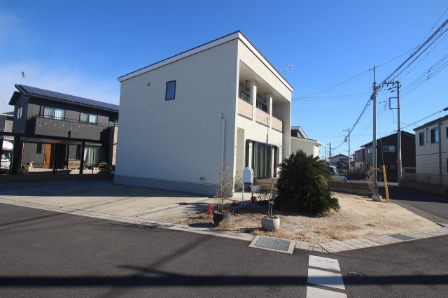 栃木市箱森町の外観|西から全体を撮影