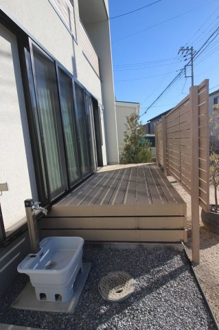 栃木市箱森町のその他|目隠し付きのウッドデッキ