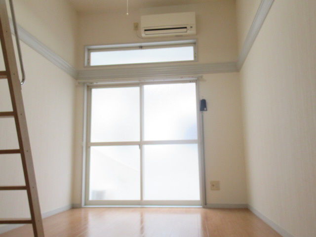 レオ西明石の居間・リビング