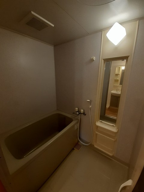 シェリールＦＨの浴室