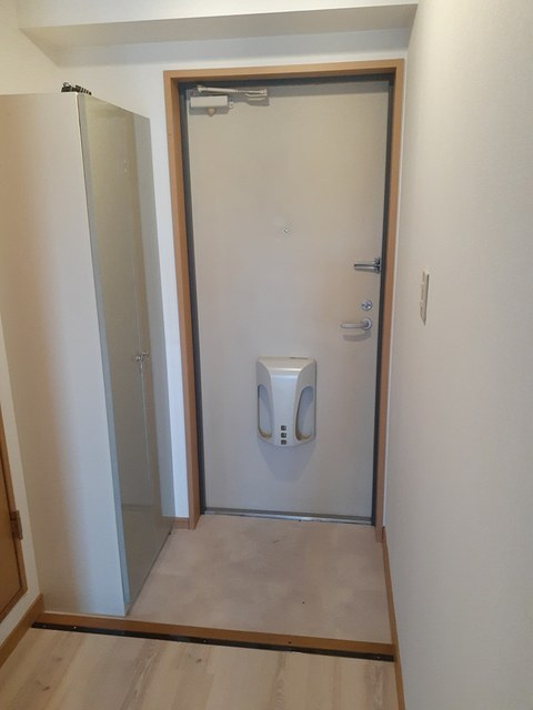 シェリールＦＨの玄関