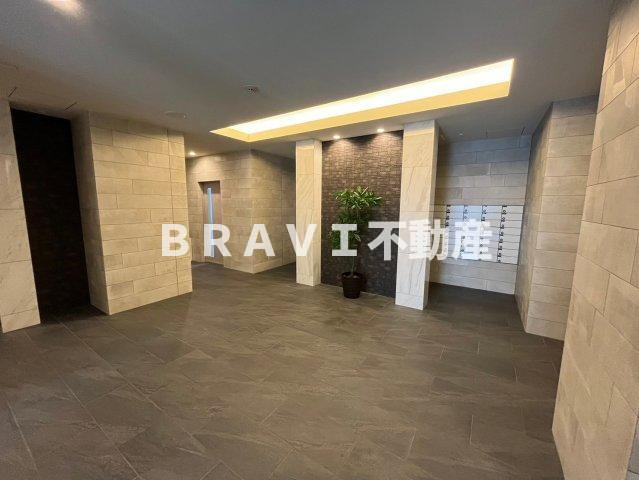 エスリード南森町ラグシス　BRAVI不動産のロビー|【エスリード南森町ラグシス】