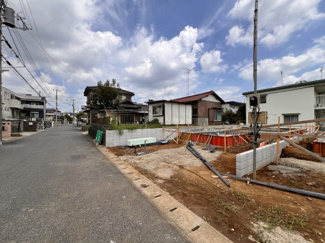 【前面道路含む現地写真】