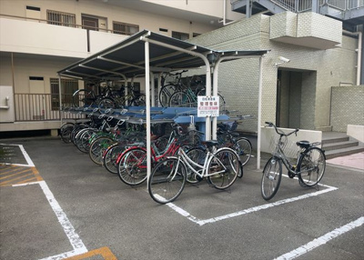 【駐輪場】 | サンヴェール橋本ツインタワー2 | マンションの駐輪場は、事前に空きがあるか確認を取ると安心です。せっかく入居したのに駐輪スペースがない！なんてことになったら大変ですよね。そこで、内見時や購入前にはまず事前に確認しておくと良いでしょう。