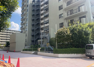 【外観】 | サンヴェール橋本ツインタワー2 | マンションの外観は非常に重要なポイントです！外観の善し悪しは資産価値に大きな影響を与えます。外観のいいマンションを購入することで、高値で売却がしやすく、買い手が見つかりやすいというメリットがあります。