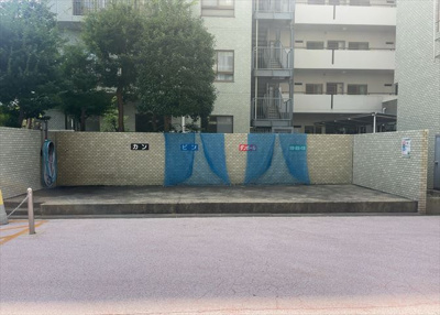 【設備】 | サンヴェール橋本ツインタワー2 | 共有部分は、住民なら誰もが使える設備のこと。例えば駐車場やエレベーター、インターネット設備、セキュリティ設備などがあります。他にも、マンションの廊下・外部階段やエントランス・ゴミ置き場などがあります。