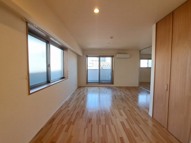 ShaMaison甲子園町の居間・リビング