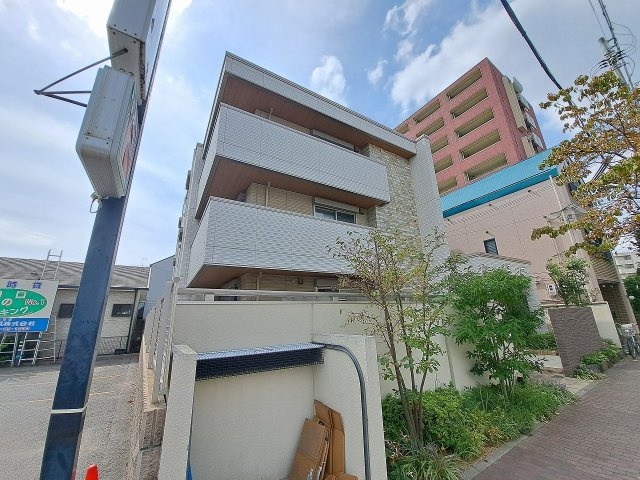 ShaMaison甲子園町の外観