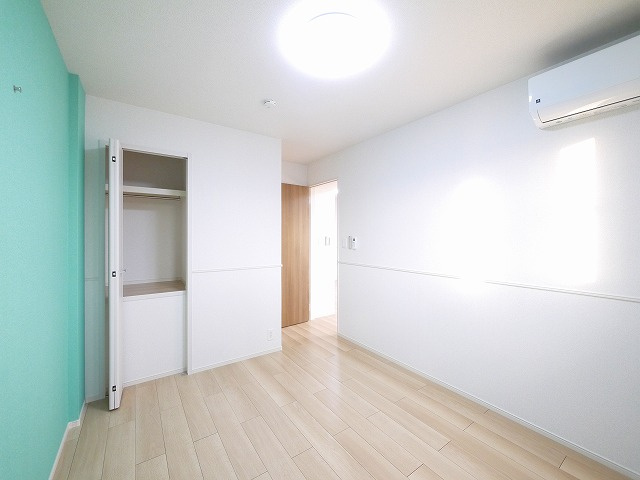 フォレ・リヴィエールⅡの内装|明るい室内です