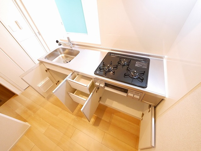 フォレ・リヴィエールⅡのキッチン|お料理しやすいキッチンです