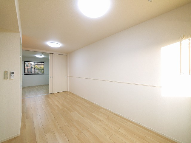 フォレ・リヴィエールⅡの居間・リビング|使いやすい居間です