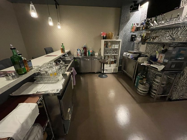 【内装】 | 神保町駅徒歩2分 樋谷ビル 地下1階 20坪 バー居抜き