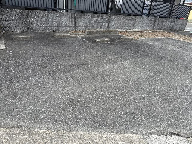 エステートピアセルベーユⅡの駐車場