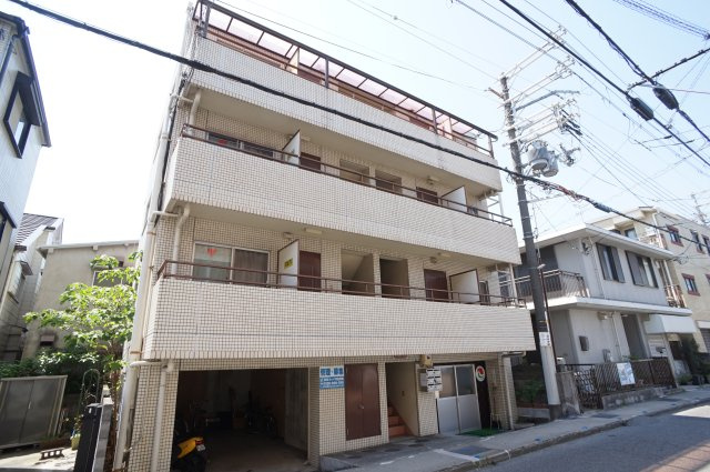 宝塚ハーモニーハイツの外観