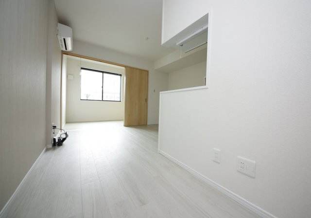 セントラル寺本の居間・リビング