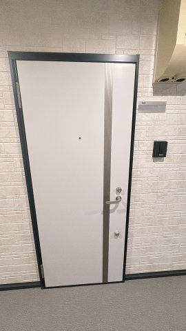 セントラル寺本の玄関