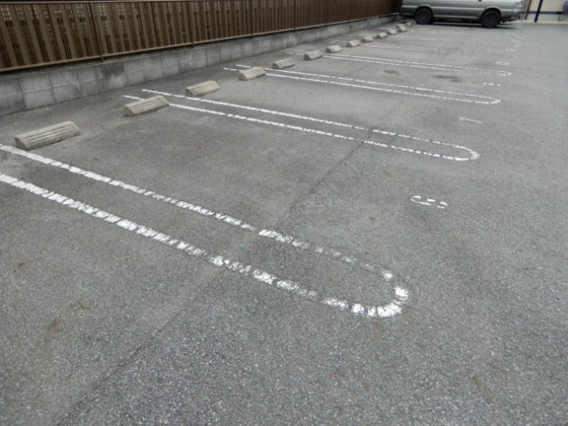 サウスヒル水谷の駐車場