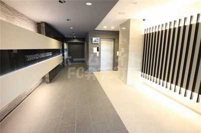 【ロビー】 | セオリー大阪ベイステージ | 清潔なロビーです