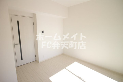 【居間・リビング】 | セオリー大阪ベイステージ | ゆったりとしたリビングです