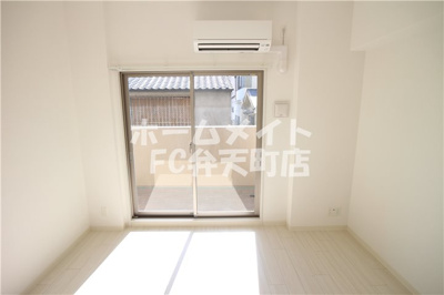 【寝室】 | セオリー大阪ベイステージ | 使い勝手のいい寝室です