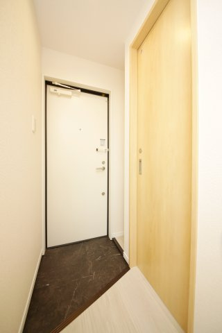 セントラル寺本の玄関