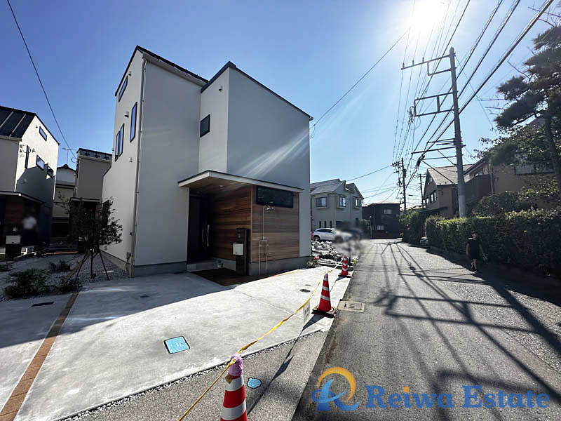 新築戸建　茅ヶ崎市東海岸南4丁目　の前面道路含む現地写真