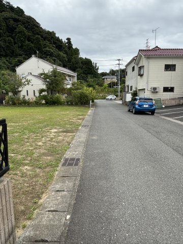 東田町二丁目 112坪の前面道路含む現地写真