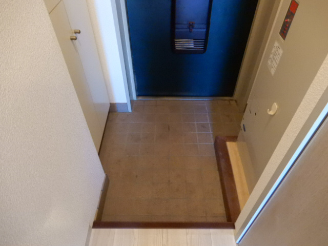 YKハイツ相生町の玄関