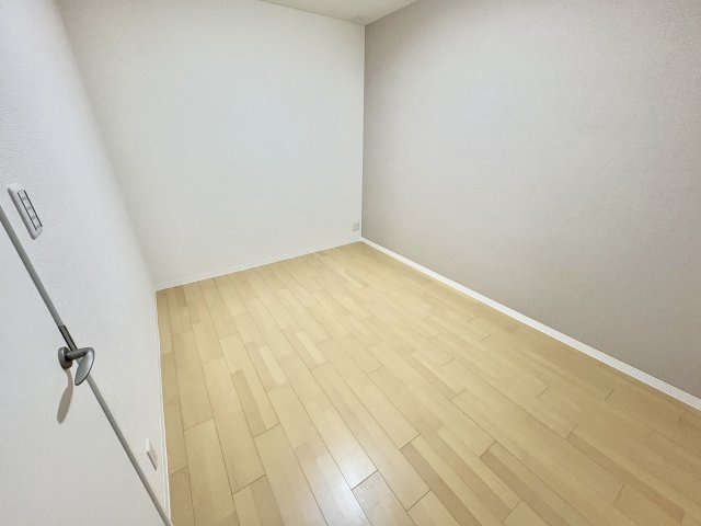 ネオハイツ垂水の洋室