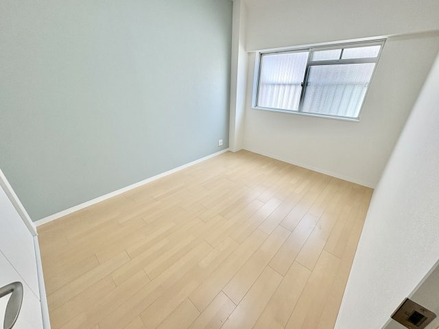 ネオハイツ垂水の洋室|洋室約５．５帖