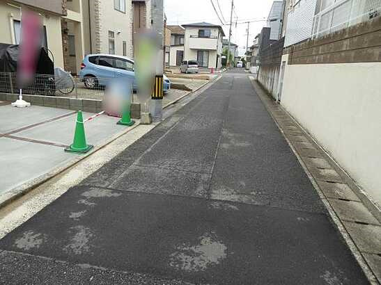 【前面道路含む現地写真】
