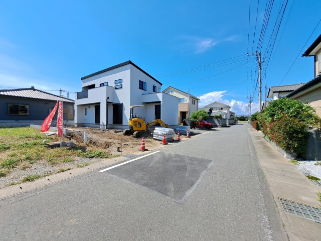 新築　前橋市駒形町　1号棟の前面道路含む現地写真|現地写真　北東側接道幅員約6ｍ